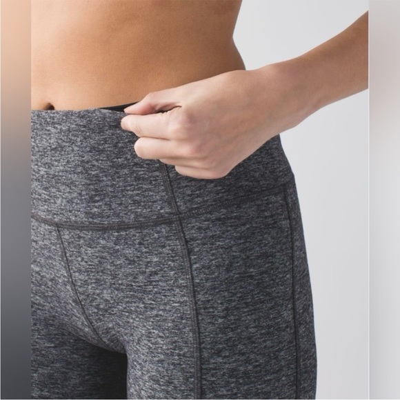 Lululemon Run: Turn Around Tights - Picture 5 of 13